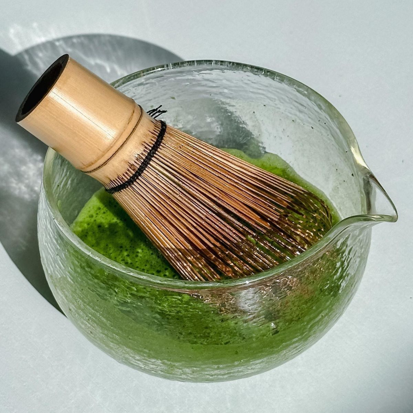 Los mejores accesorios para preparar matcha en casa